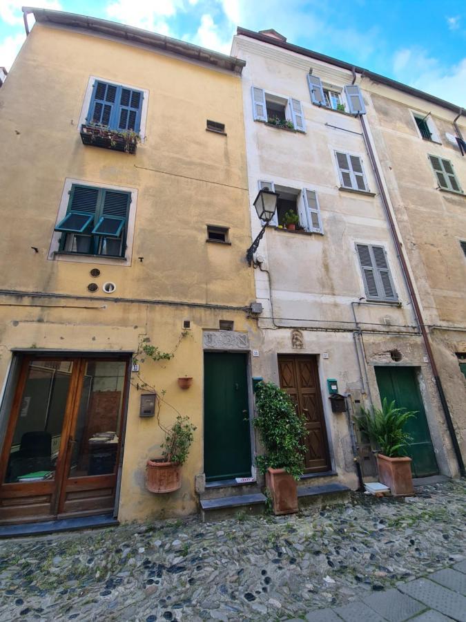 Mansarda A Finalborgo - Fascino E Tradizione Lejlighed Finale Ligure Eksteriør billede